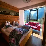 In Hohe Tauern With Mountain Views Appartement