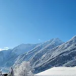 In Hohe Tauern With Mountain Views Appartement *