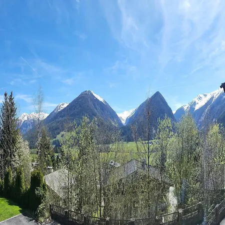 아파트 In Hohe Tauern With Mountain Views Neukirchen am Großvenediger